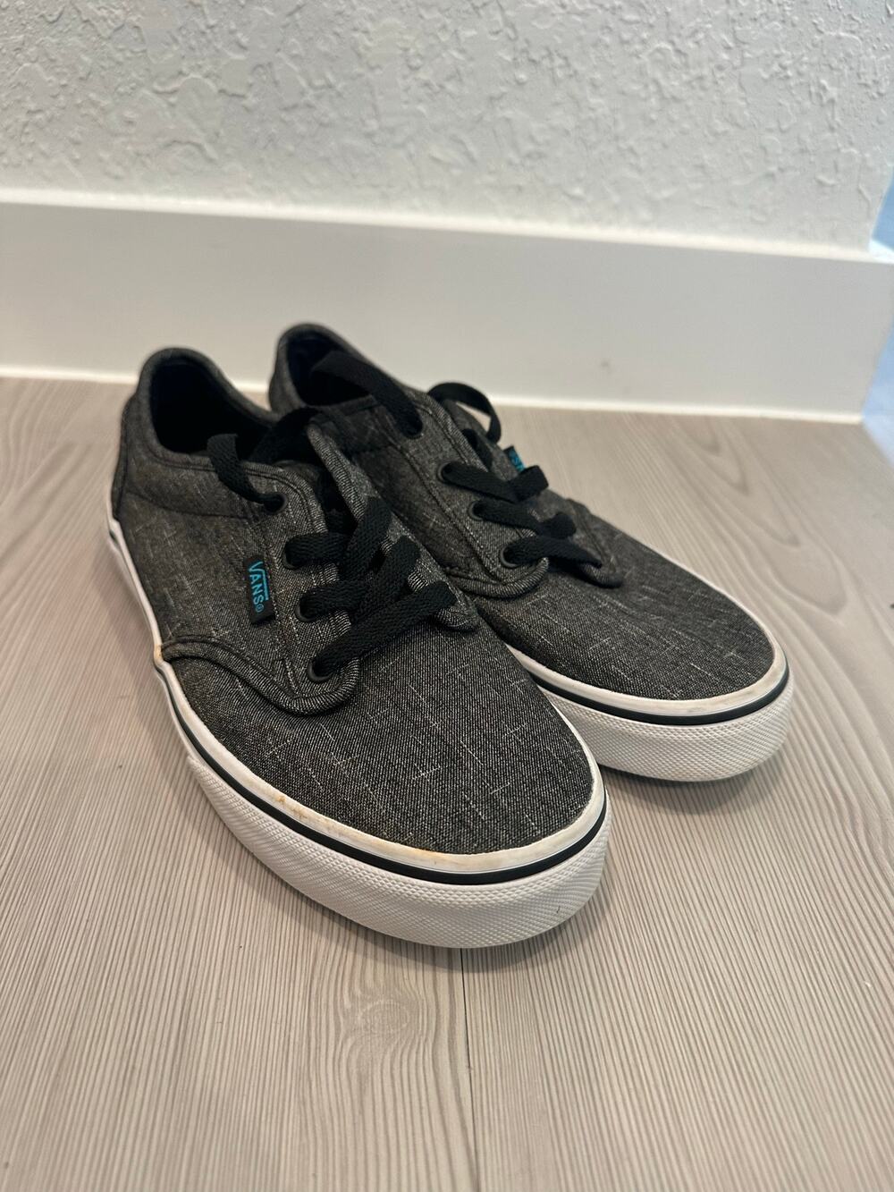 Vans Lace Up Sneaker Shoes Unisex Youth 4 Skater Grunge School Basic Neutral